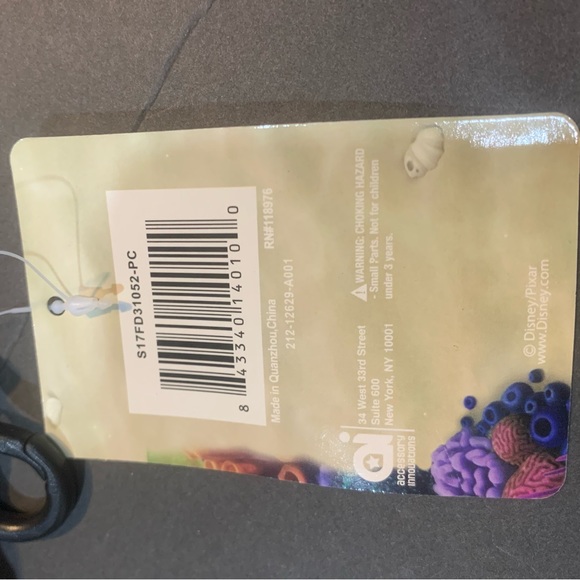 NWT Disney Pixar Finding Dory Plush Keychain With tiny Stash Pocket / Nemo - Picture 9 of 9